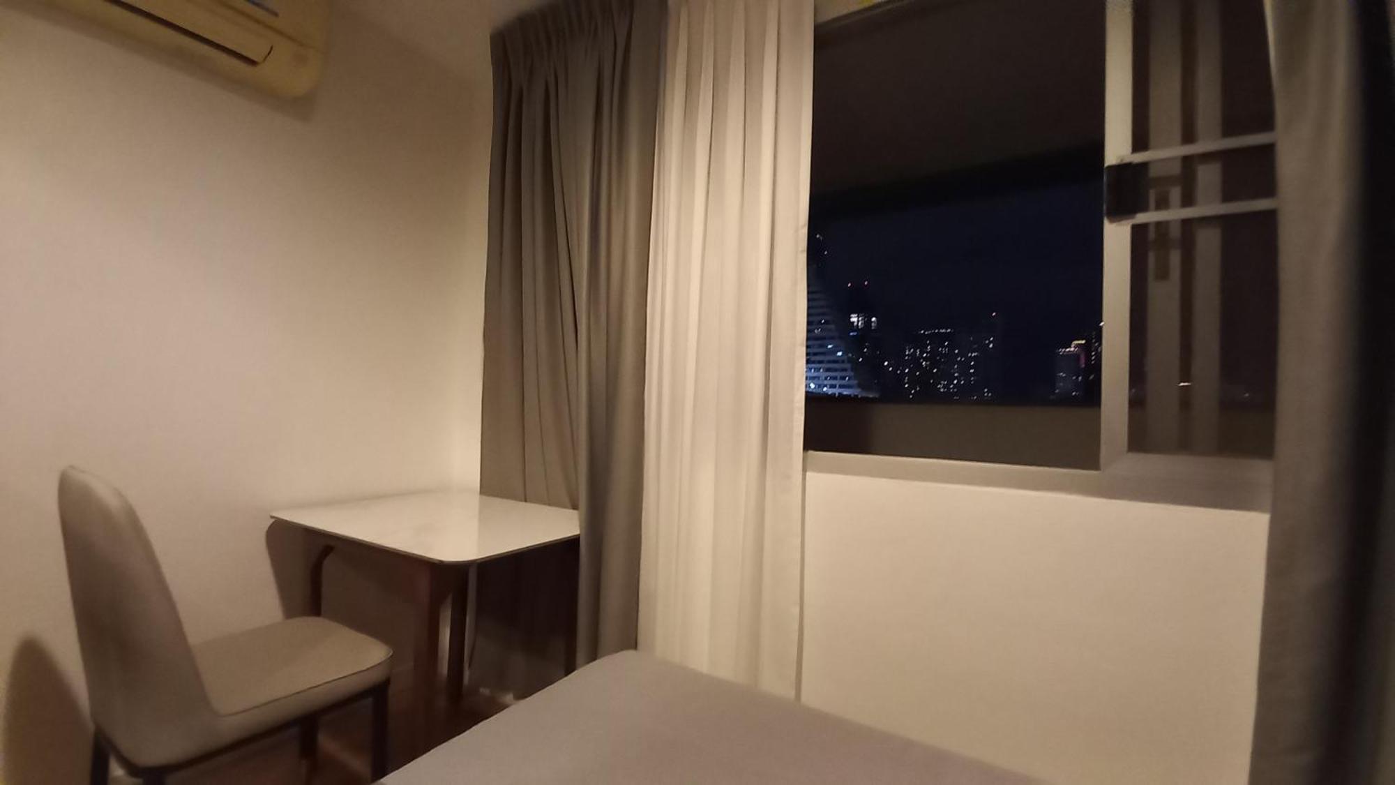 Panoramic City View Room At Silom Bangkok Kamer foto