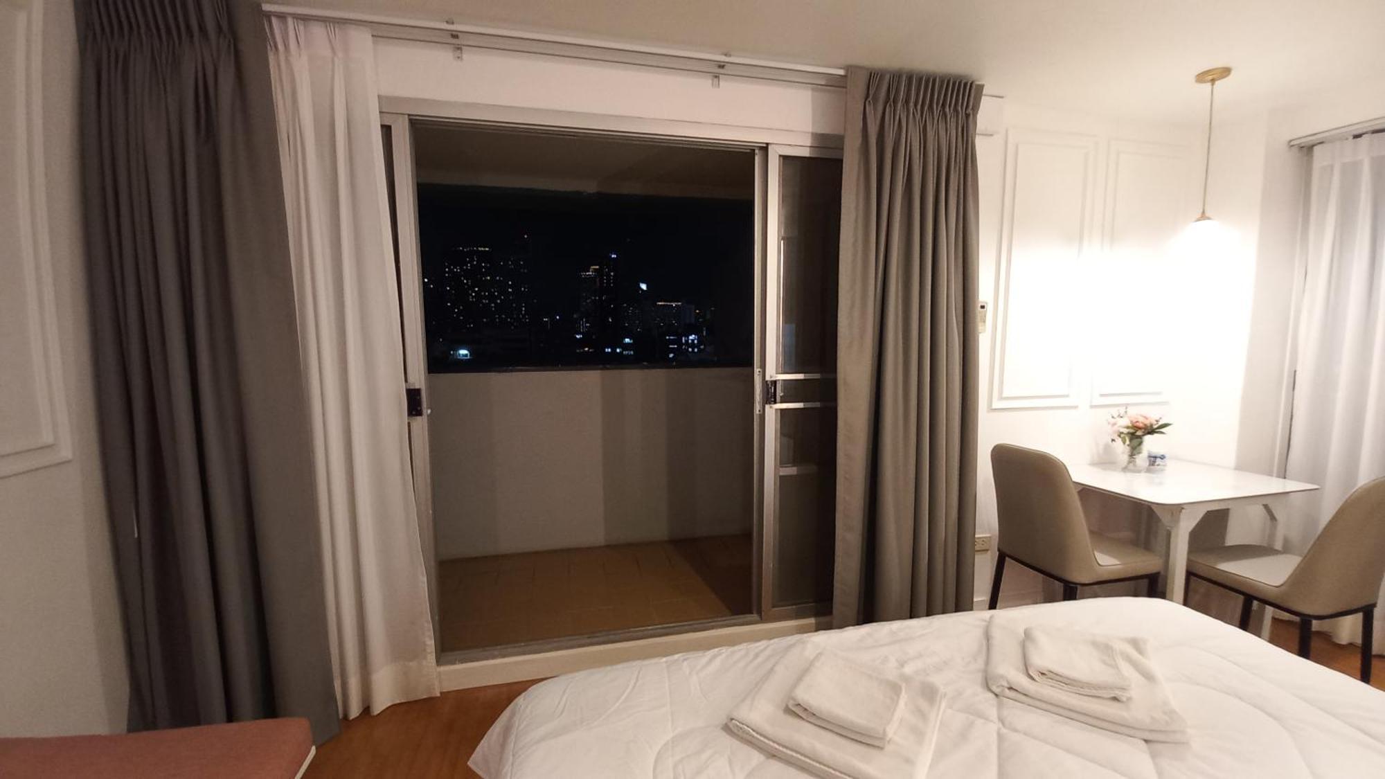 Panoramic City View Room At Silom Bangkok Kamer foto